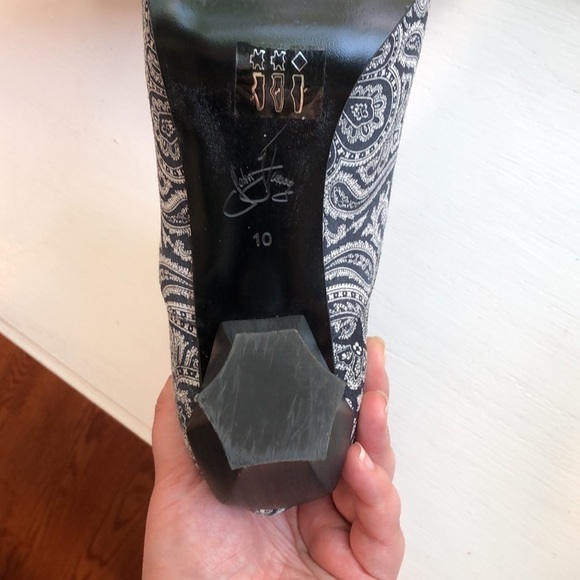 JOHN Fluevog Baroque Murillo Diamond Perforated Boot size 10 paisley print - Picture 8 of 16